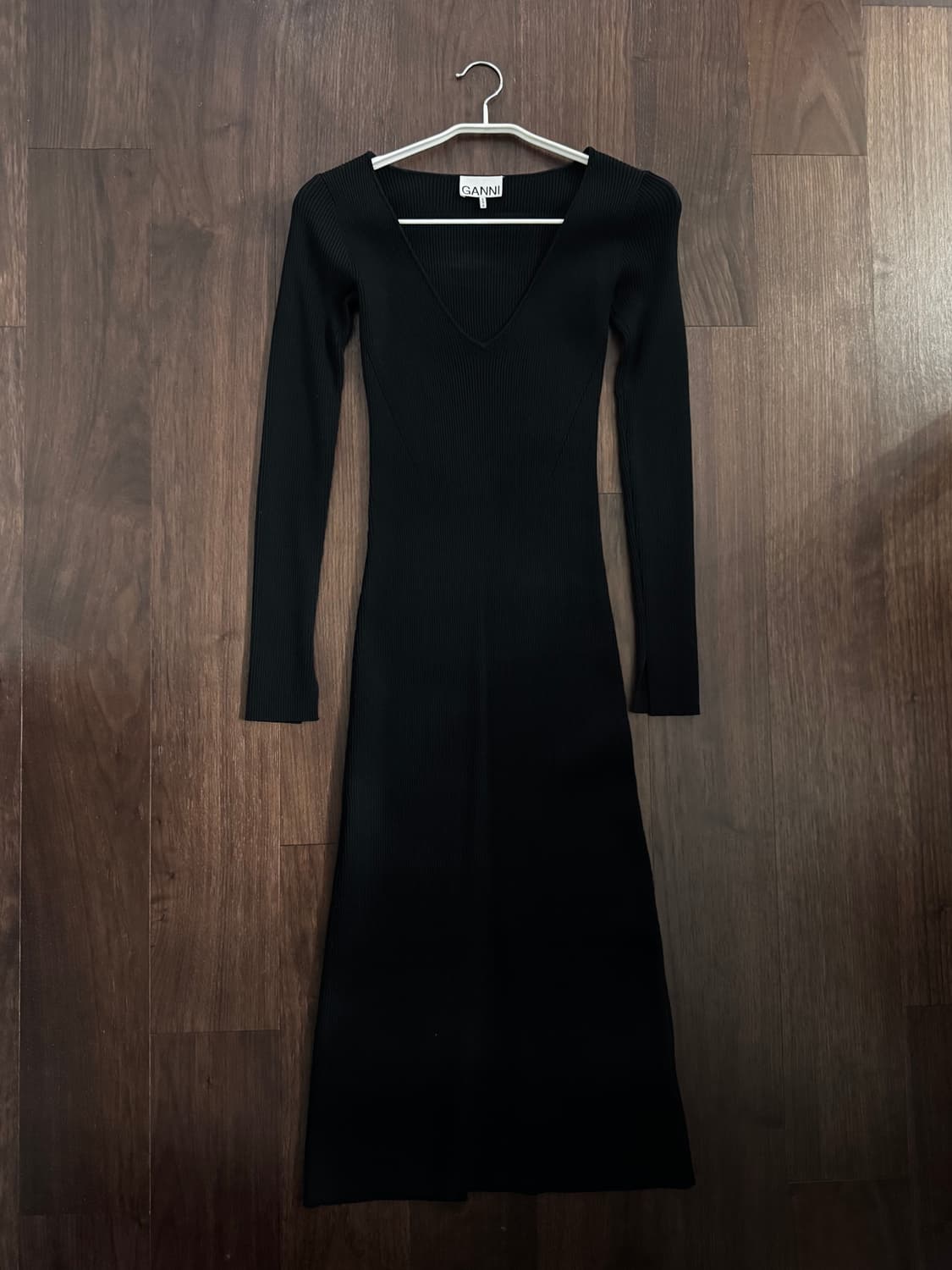 GANNI 가니 딥브이넥 맥시 롱 원피스 상품이미지1