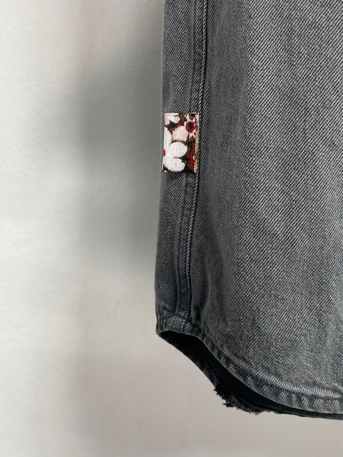 MM6 우먼스 그레이 롱 데님 셔츠 (on.613)   상품이미지5