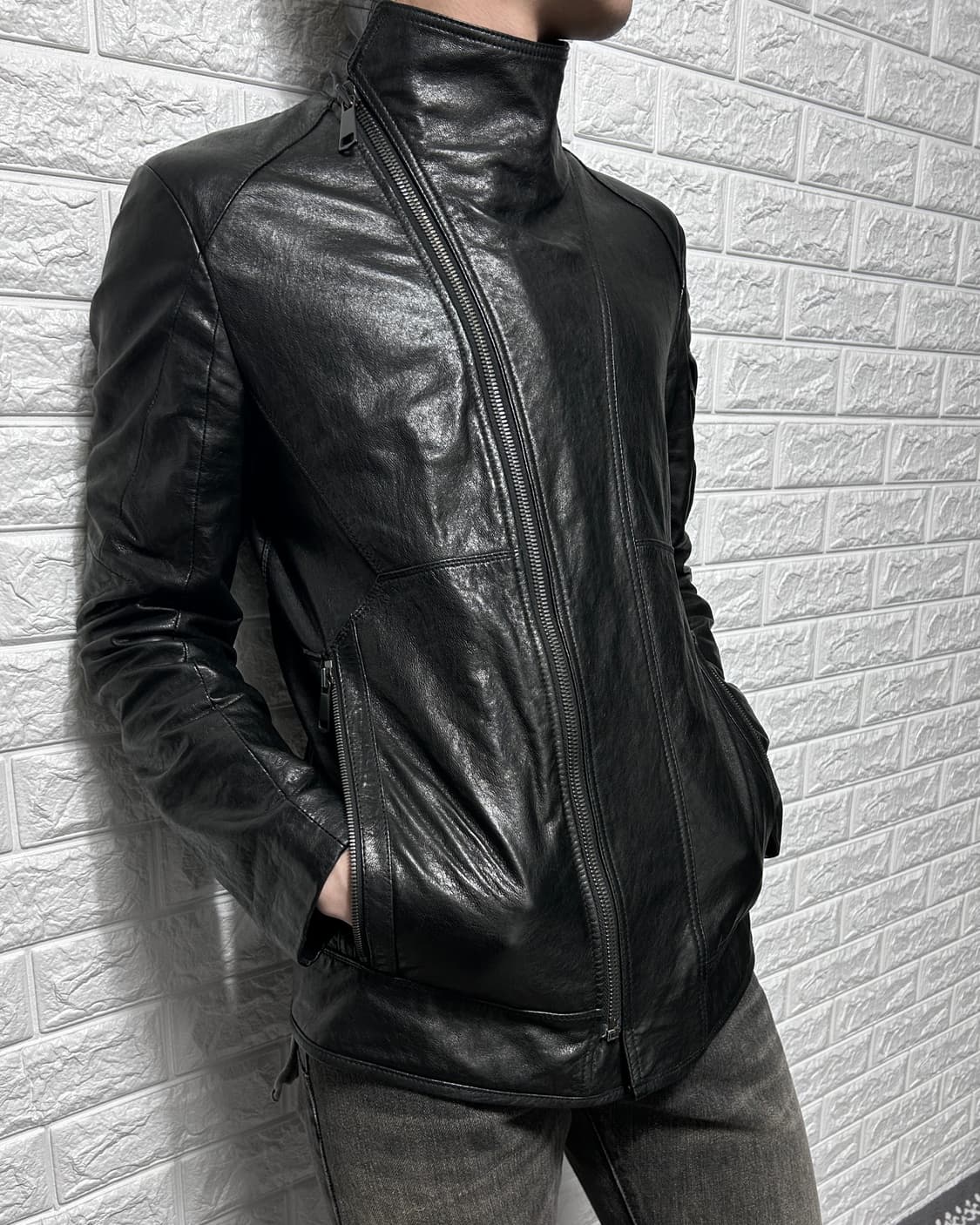 시스템 옴므 사선 하이넥 램스킨 자켓 상품이미지2