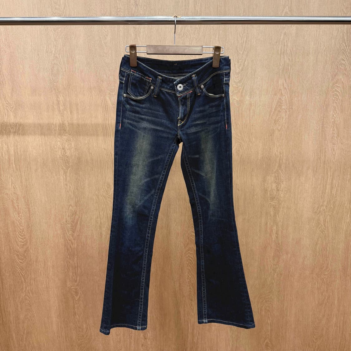 리바이스 워싱 데님 팬츠 레드 스티치 디테일 로고 가죽 패치 진청 상품이미지2