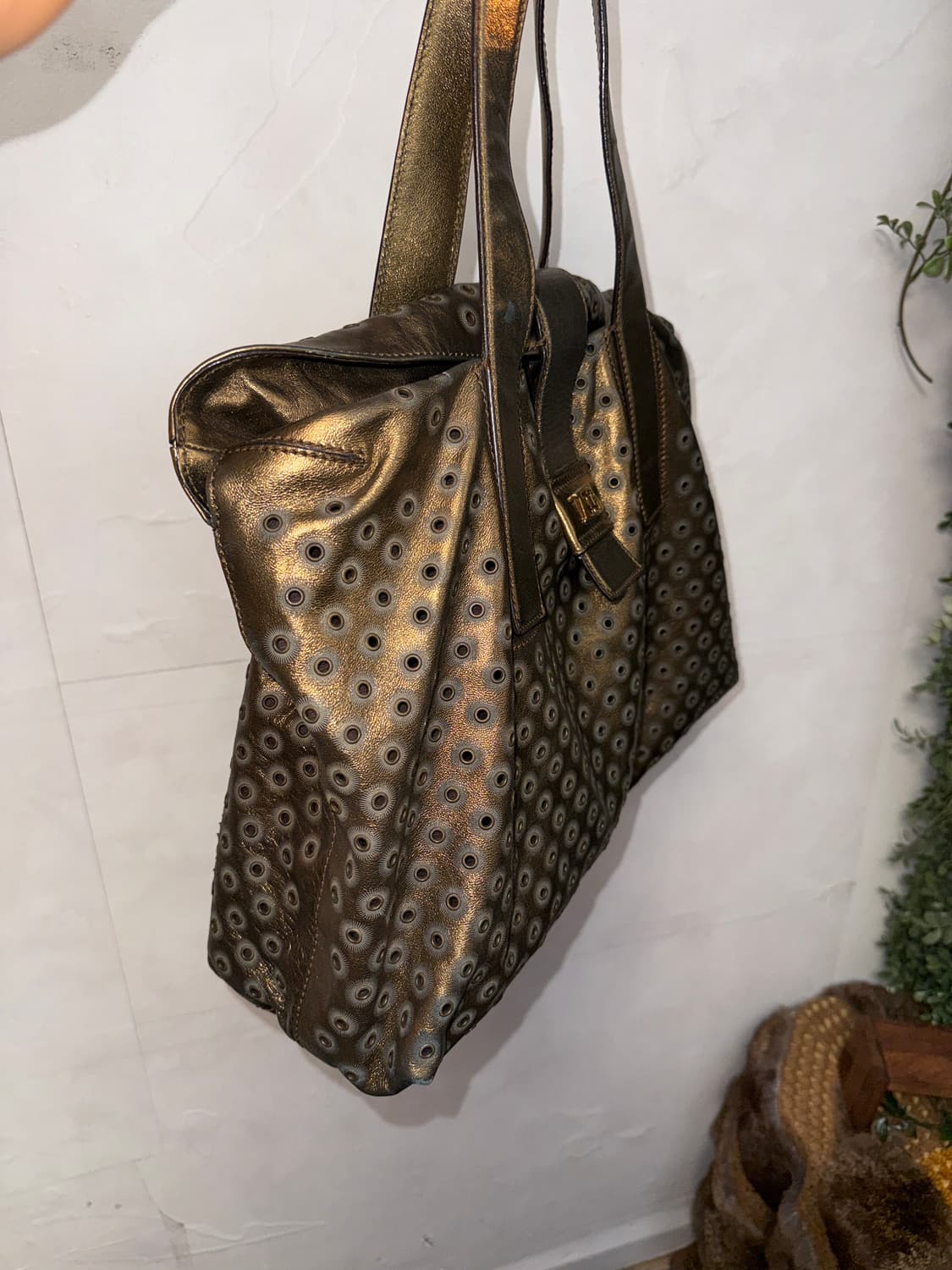 ESCADA gold punching buckle tote bag 상품이미지3