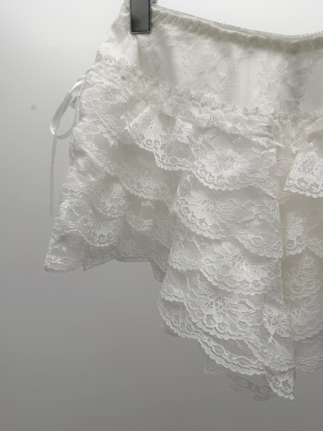 화이트 레이스 프릴 마이크로 쇼츠 상품이미지6