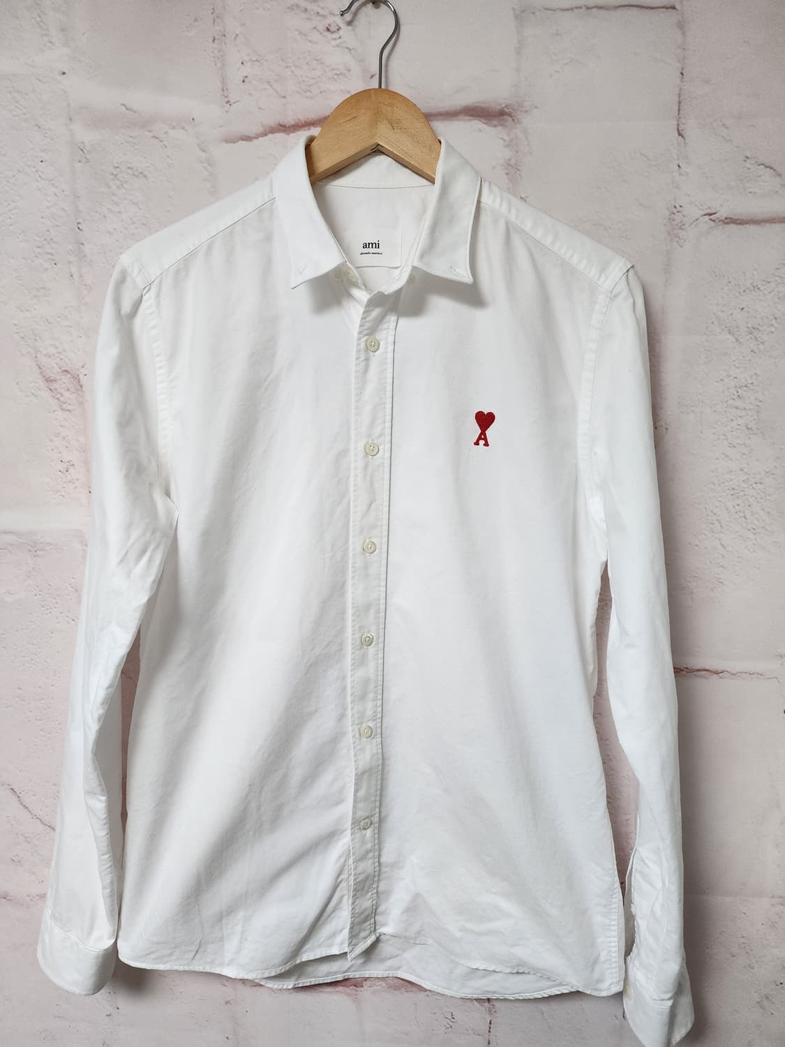 아미 스몰 하트 자수 
화이트 옥스포드 셔츠 상품이미지1