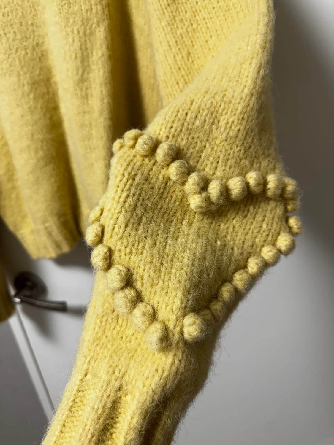 론론 HEART SLEEVE PULLOVER YELLOW KNIT 상품이미지5