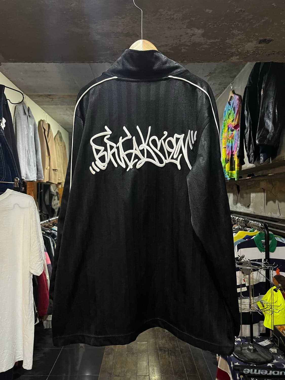 FOGATY HOUSE GRAFFITI TRACKTOP JACKET 상품이미지1