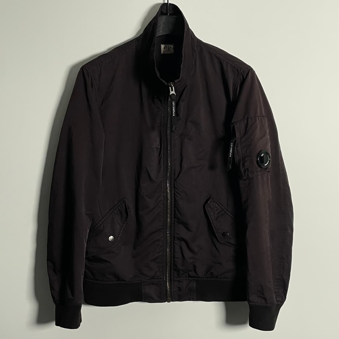 시피컴퍼니 렌즈 하이넥 바람막이 자켓 (on.139)   상품이미지1