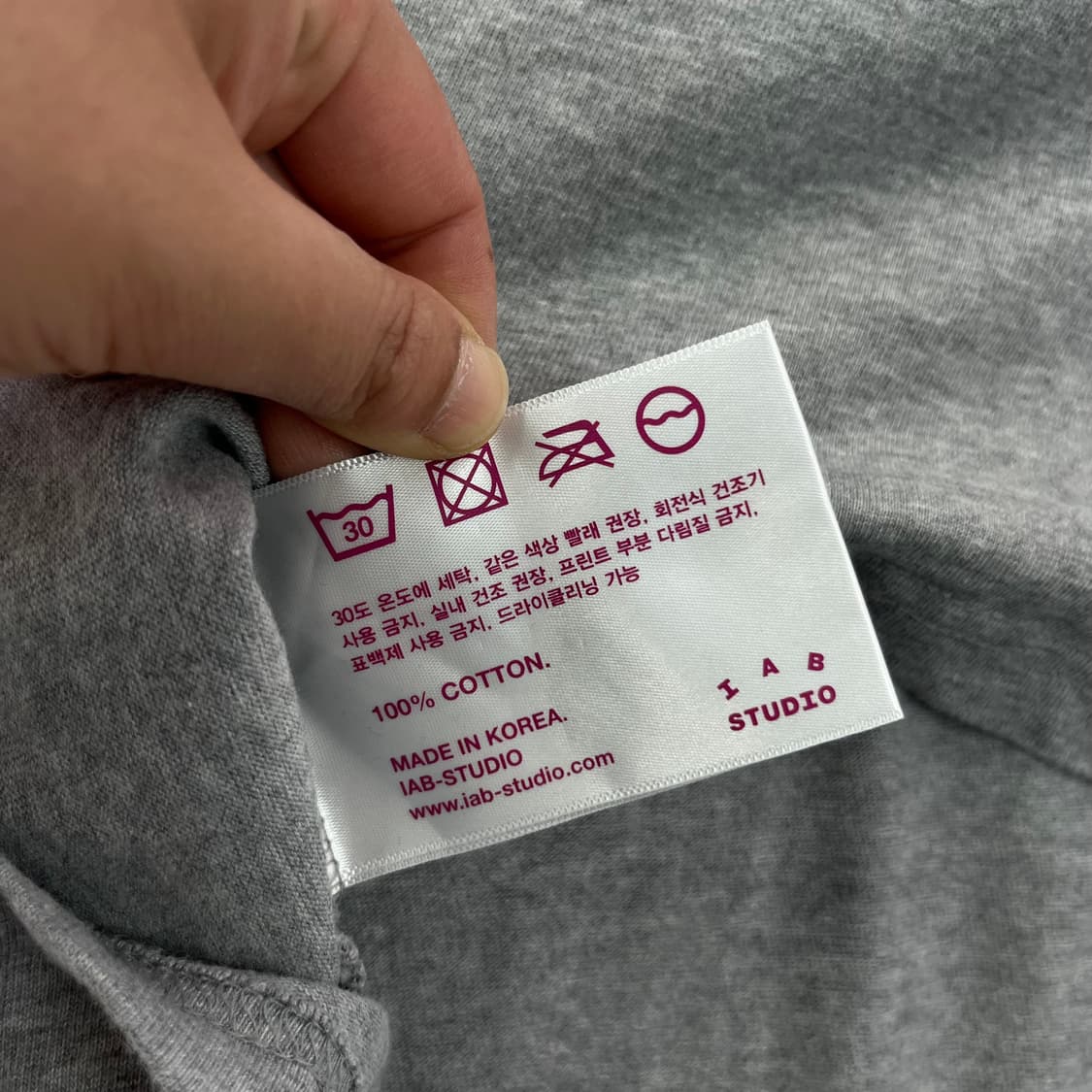 110 아이앱스튜디오 22FW 그레이 그린 반팔 티셔츠 상품이미지7