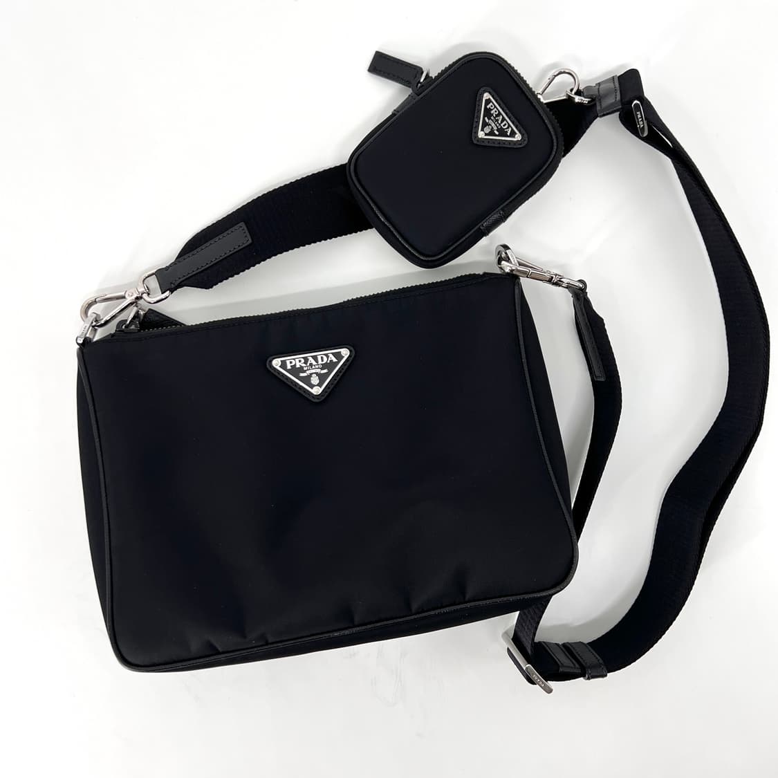 프라다 삼각로고 리나일론 사피아노 크로스백 블랙 (2VH113) 상품이미지5