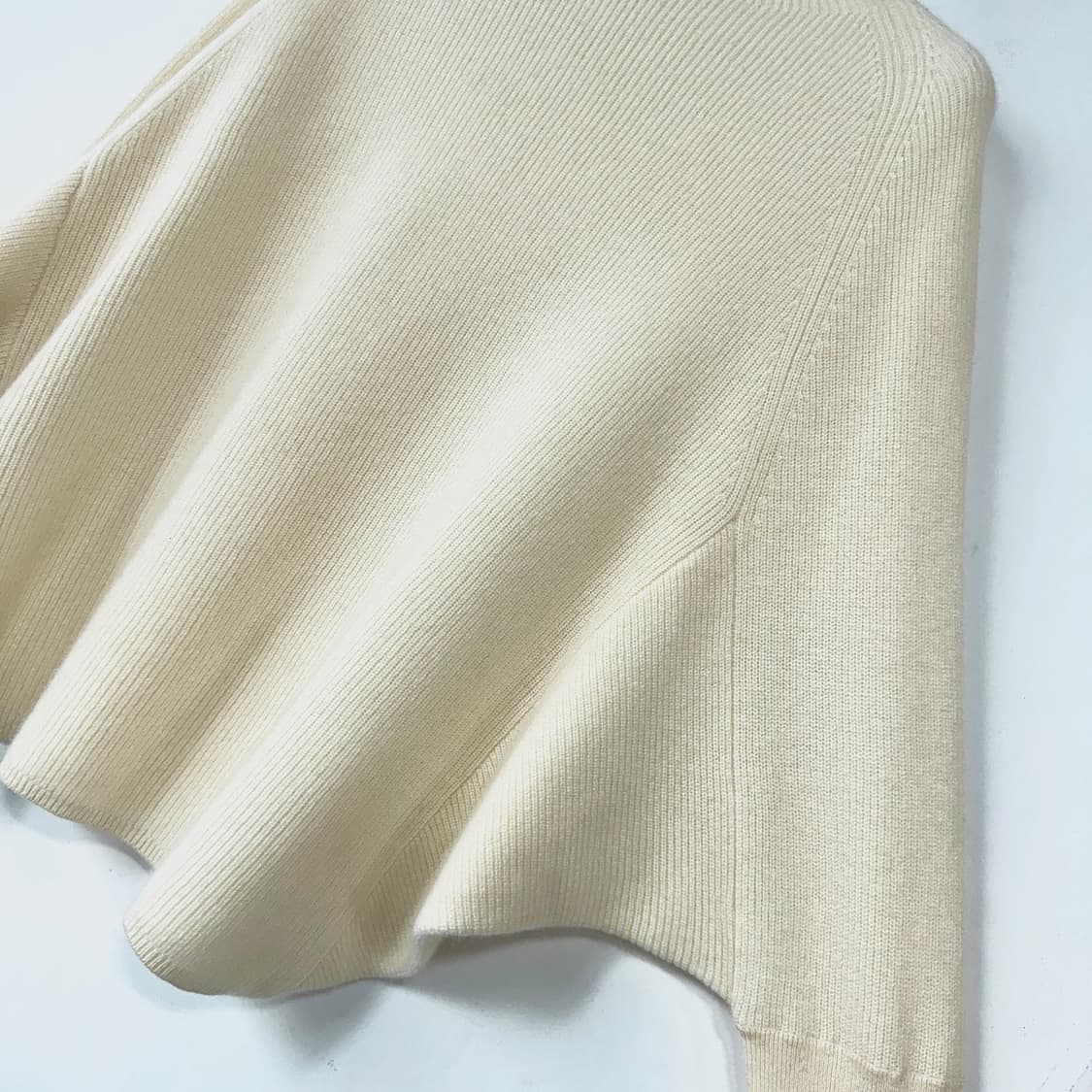 고비 캐시미어100 루즈핏 니트 (IVORY) 상품이미지3