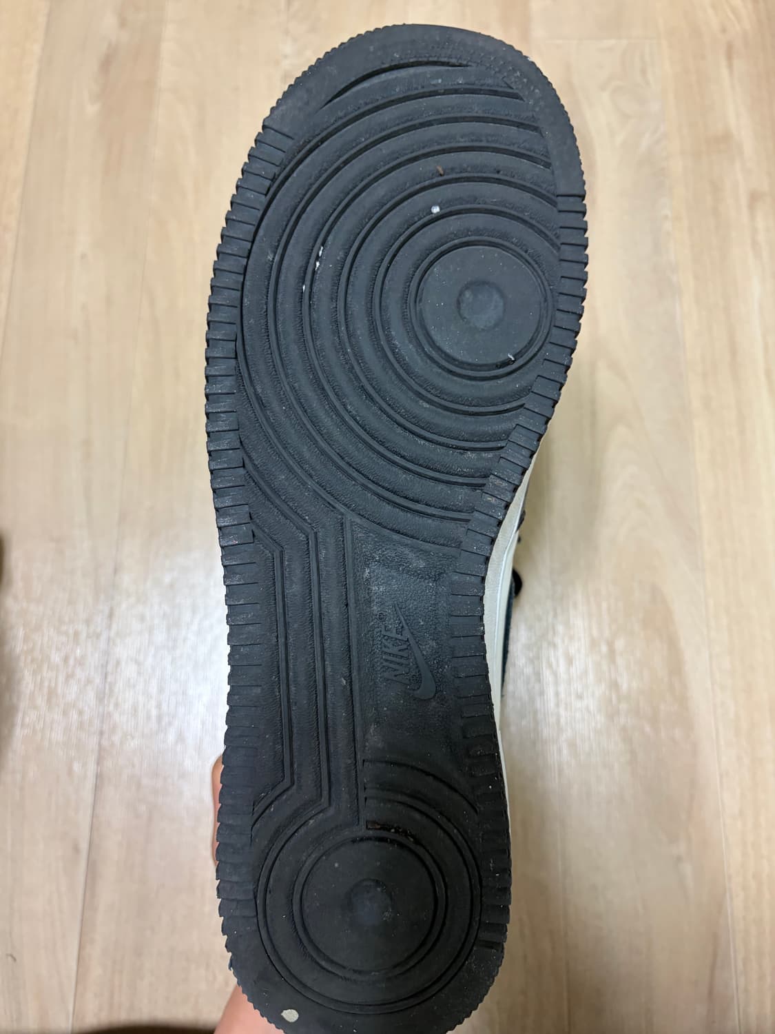 나이키 x 스투시 에어포스 1 '07 미드 SP 블랙 앤 라이트 본 상품이미지2