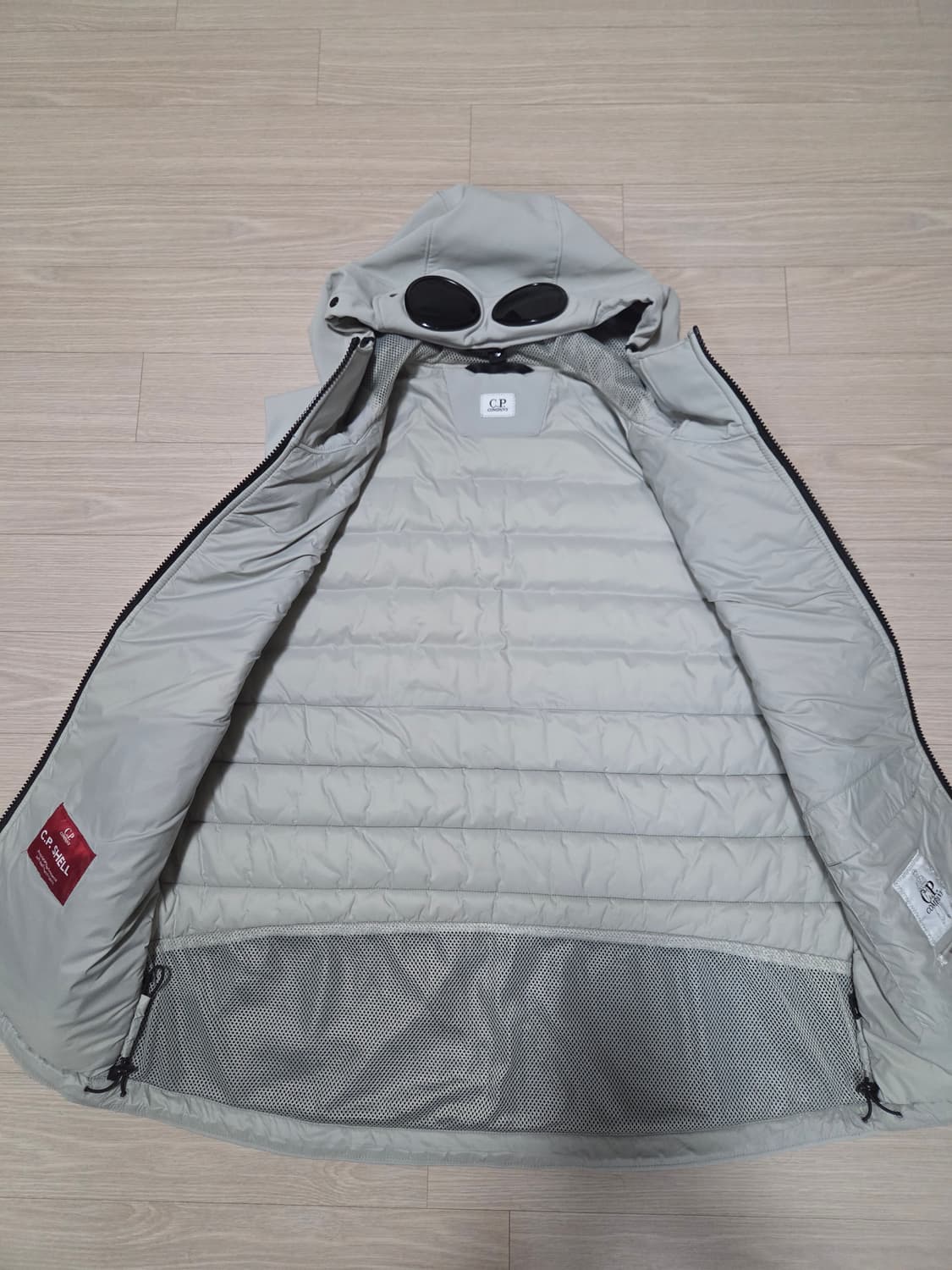 CP컴퍼니 고글 후드 패딩 조끼(L) 상품이미지4