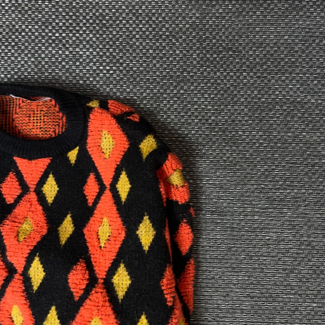 LECCOVE 오렌지 다이아 패턴 니트 상품이미지3