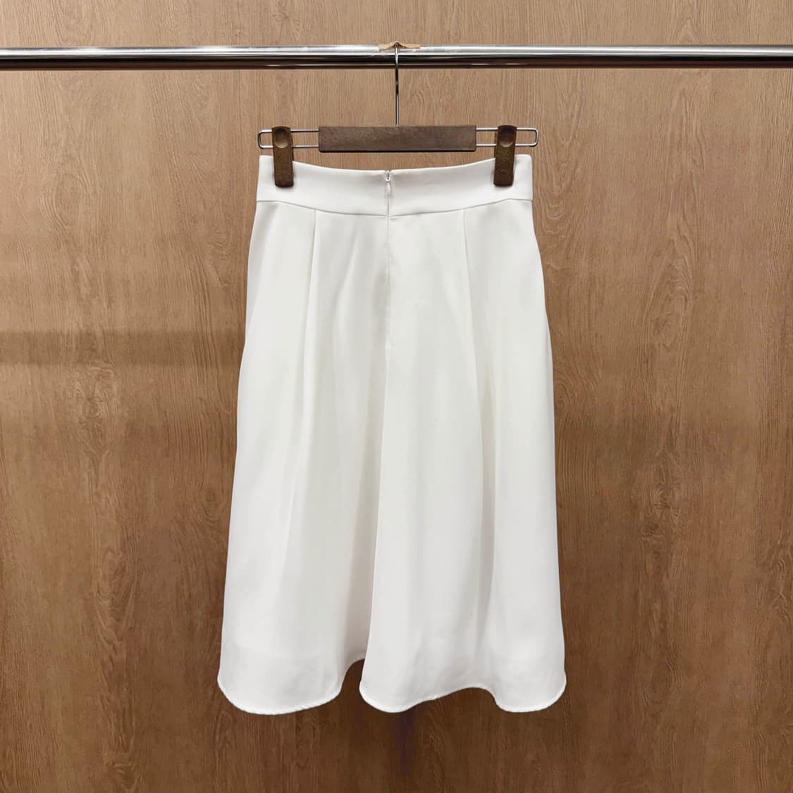 비이커 플레어 미디 스커트 핀턱 디테일 A라인 데일리 아이보리 상품이미지3