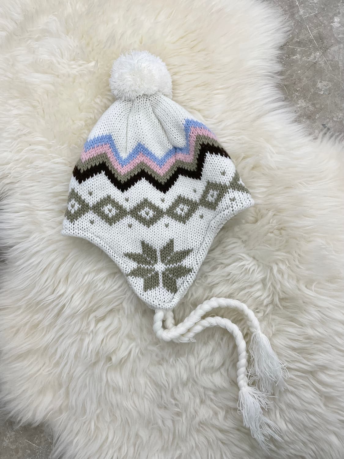 노르딕 방울 이어플랩 비니 상품이미지5