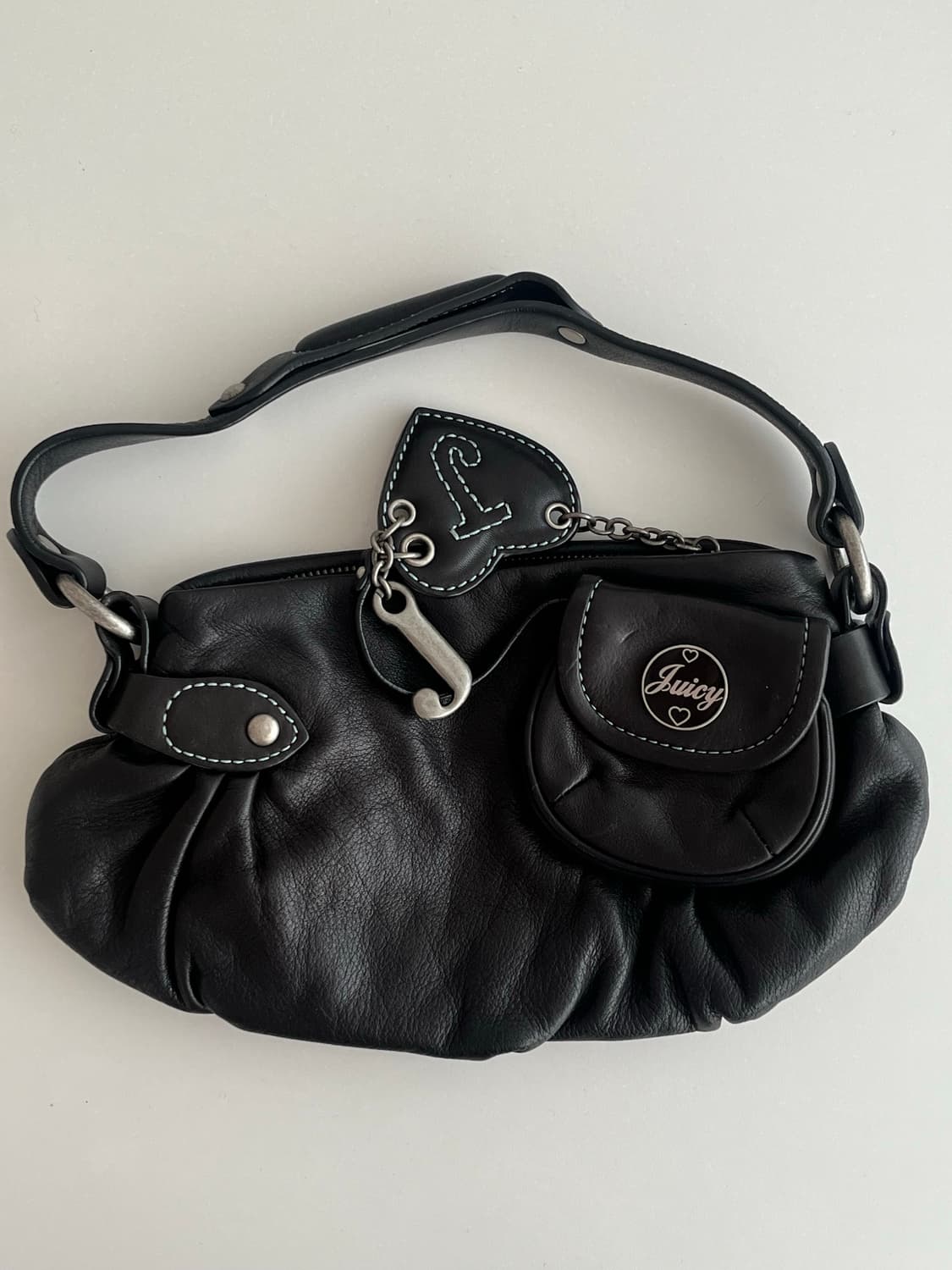 쥬시꾸뛰르 빈티지 하트참 미니백 블랙 상품이미지7