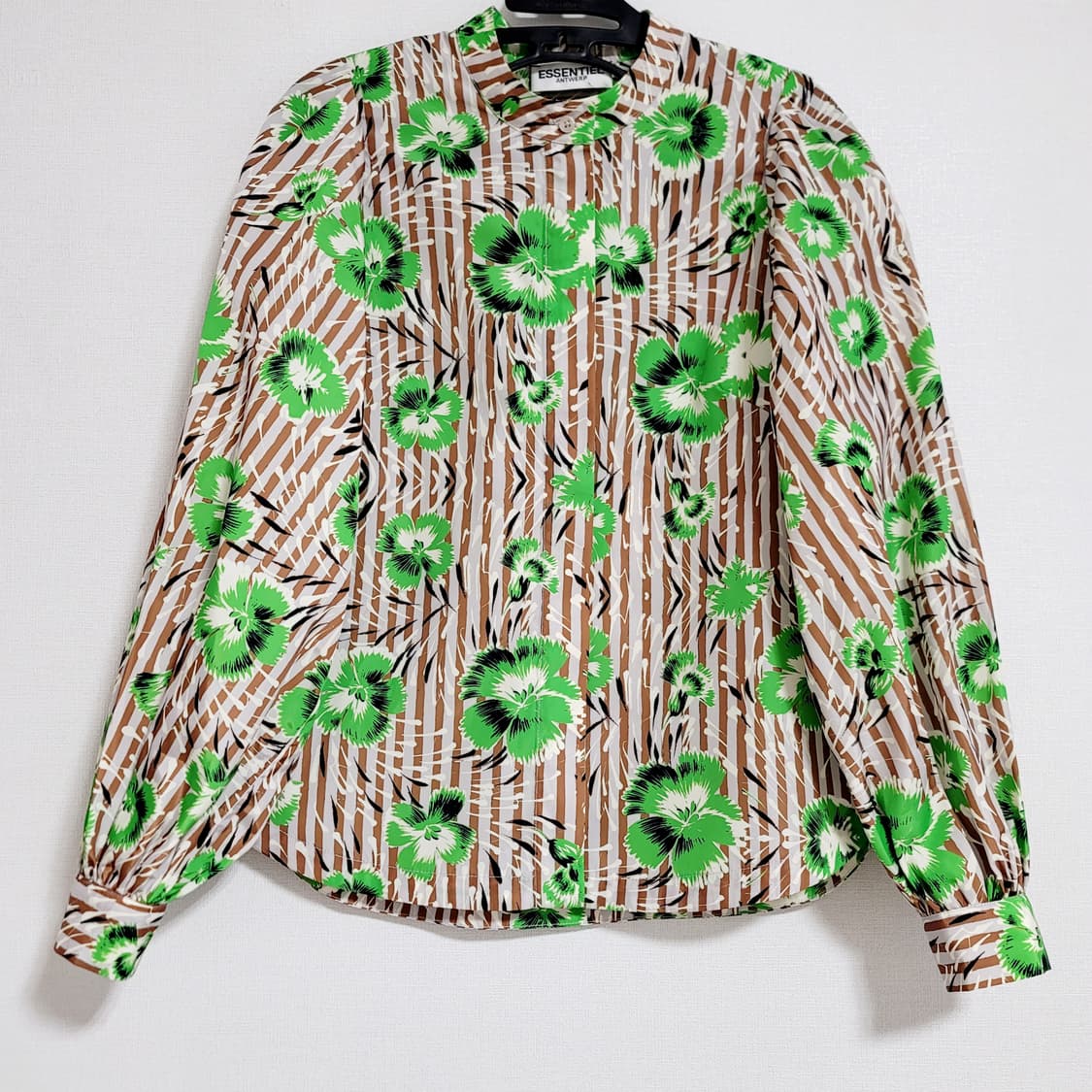 에센셜앤트워프 퍼프소매 블라우스 셔츠 (55) 1회착/상태극최상 상품이미지7