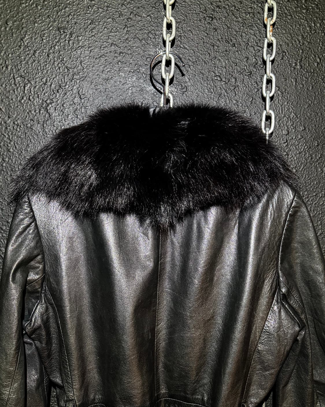 Black fur-trimmed lambskin long coat 상품이미지7