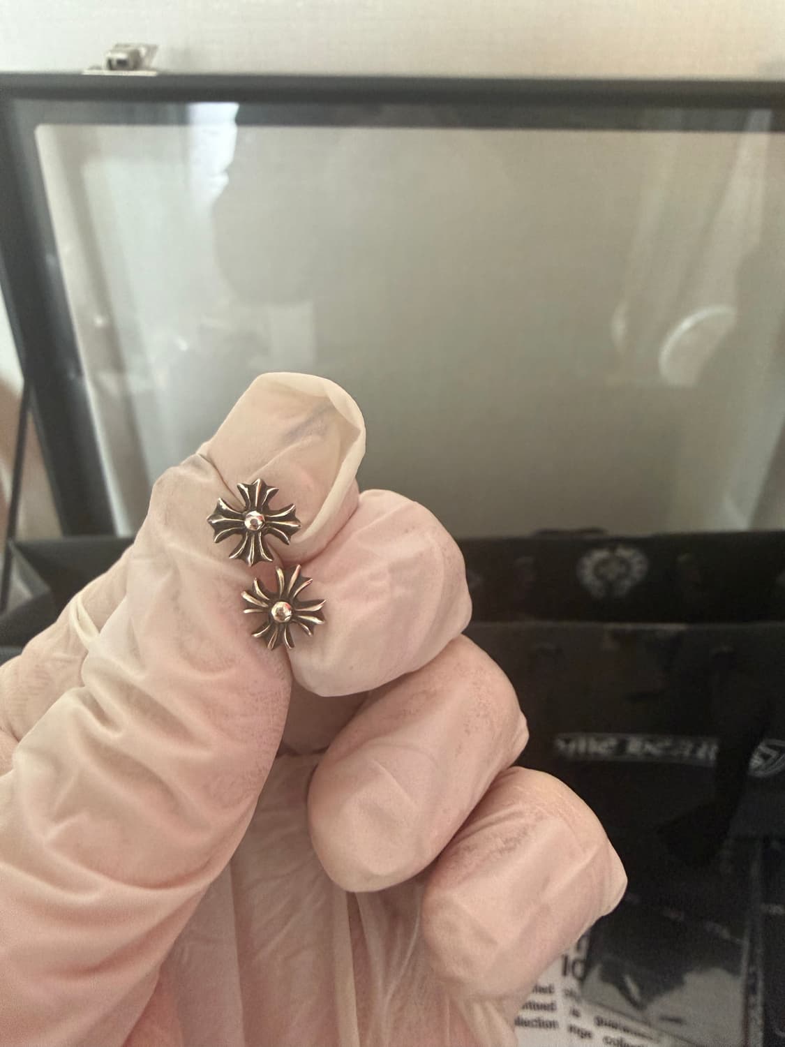 크롬하츠 No2 CH 플러스 스터드 귀걸이 이어링 2개 상품이미지1