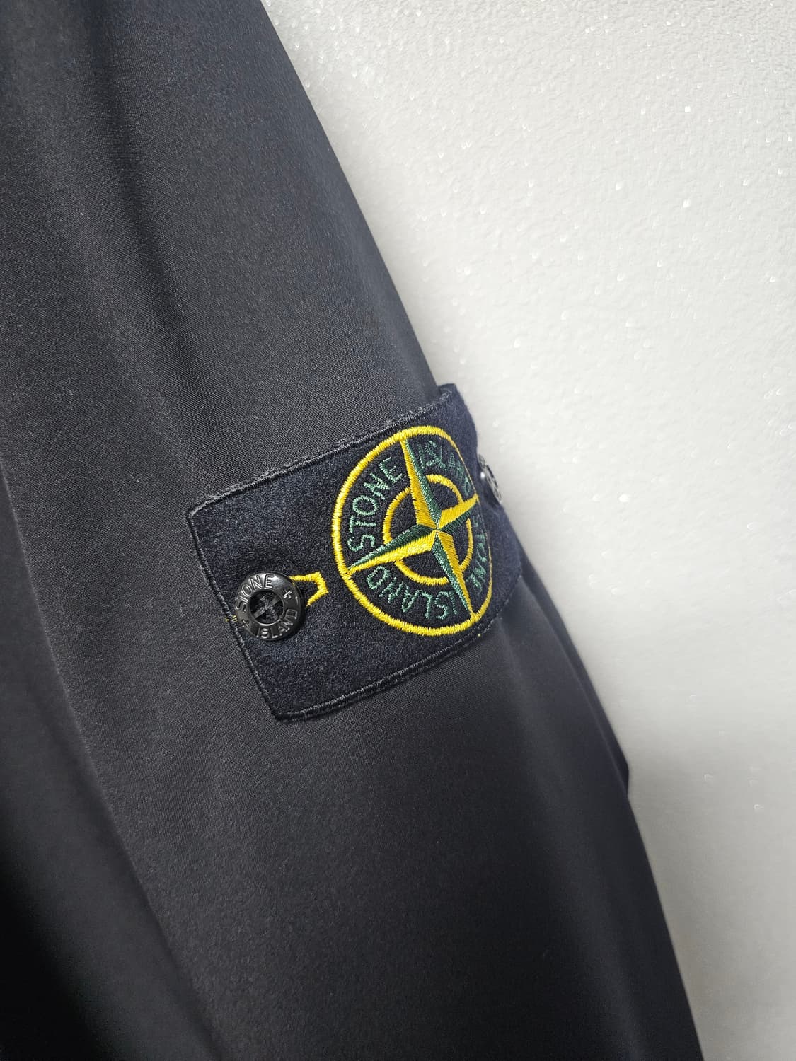 스톤아일랜드 소프트쉘 프리마로프트 코트 상품이미지3