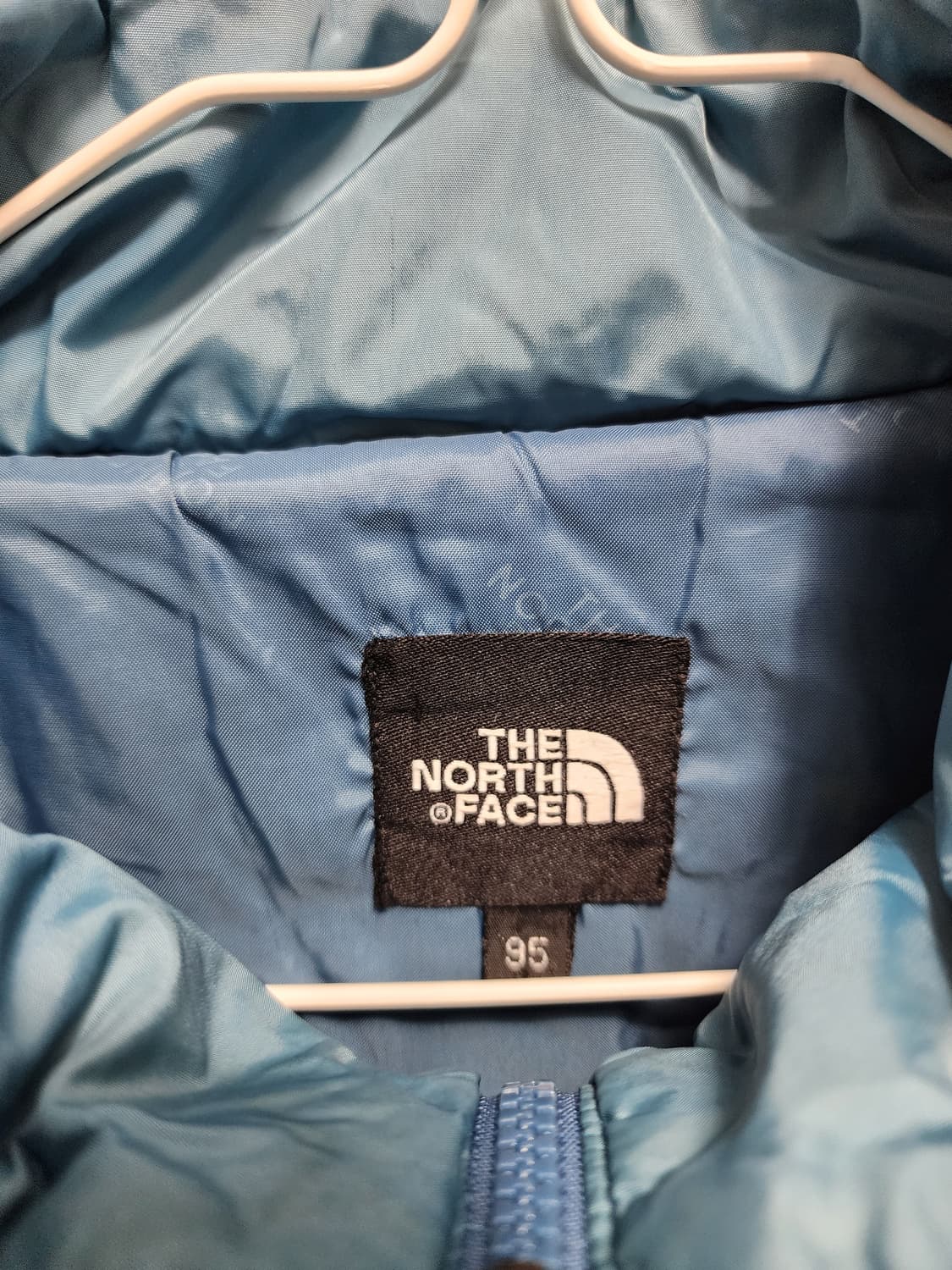 노스페이스 하늘색 경량패딩 상품이미지3
