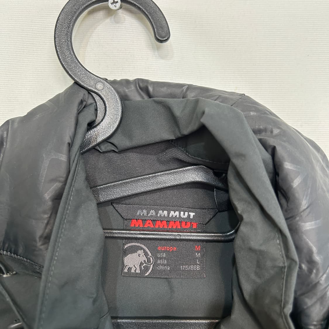 마무트 남성 패딩 L 정품 상품이미지2