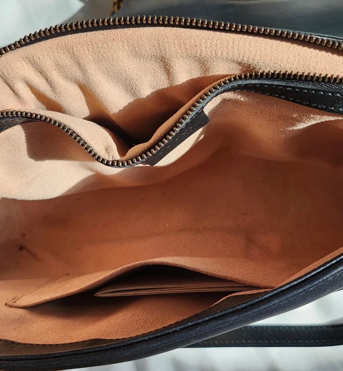 구찌 GG 마몽 마틀라쎄 체인 숄더백 미디움 상품이미지7