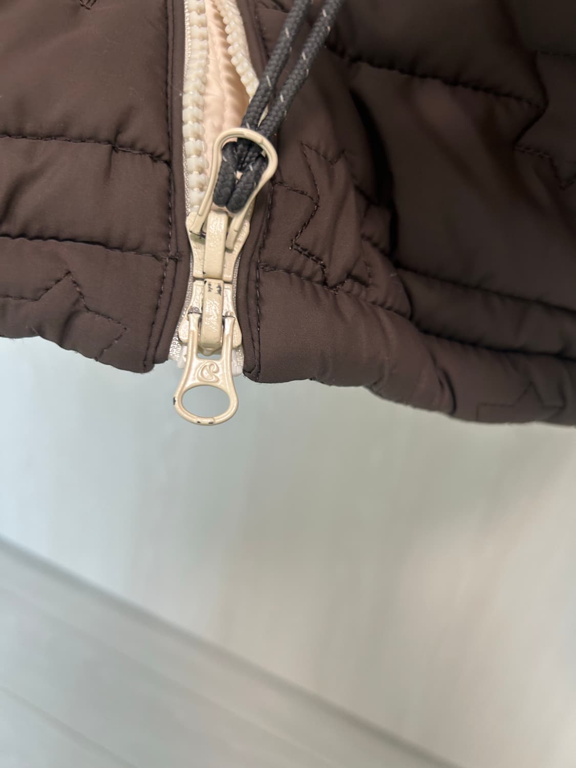 코이세이오 플러피 라이트 패디드 재킷 브라운 상품이미지4