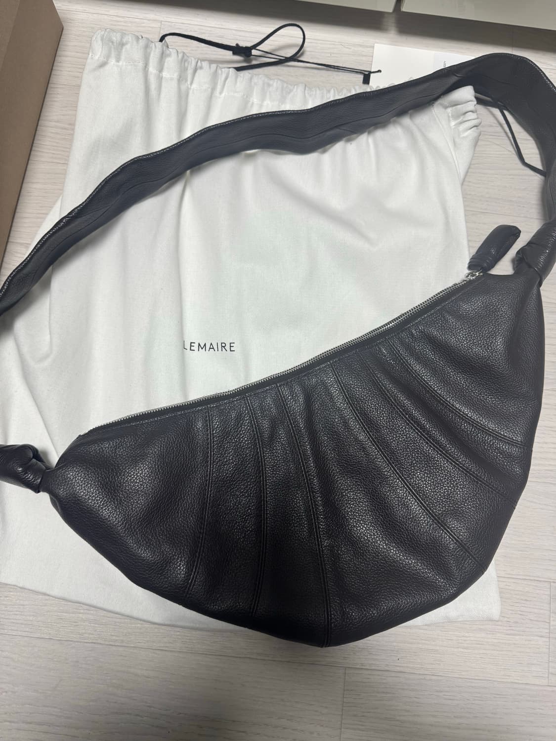 르메르 크루아상백 미디움 블랙(소가죽) 상품이미지1