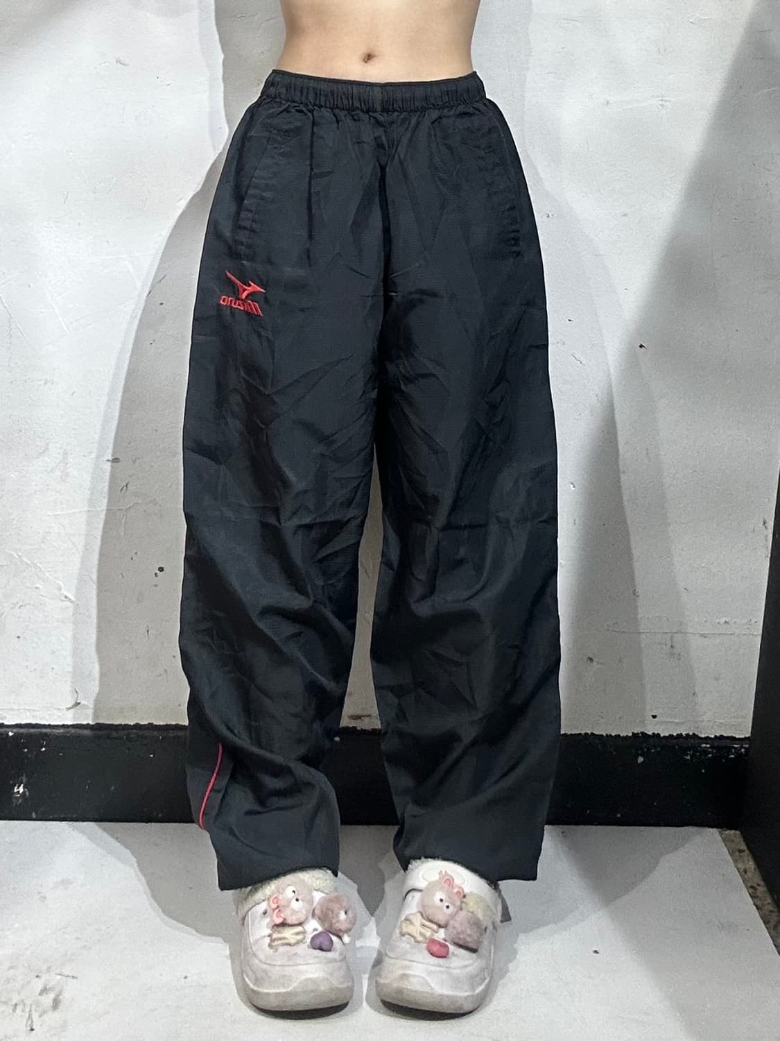 미즈노 블랙 레드 사이드 라인 와이드 트랙 팬츠 L 상품이미지2