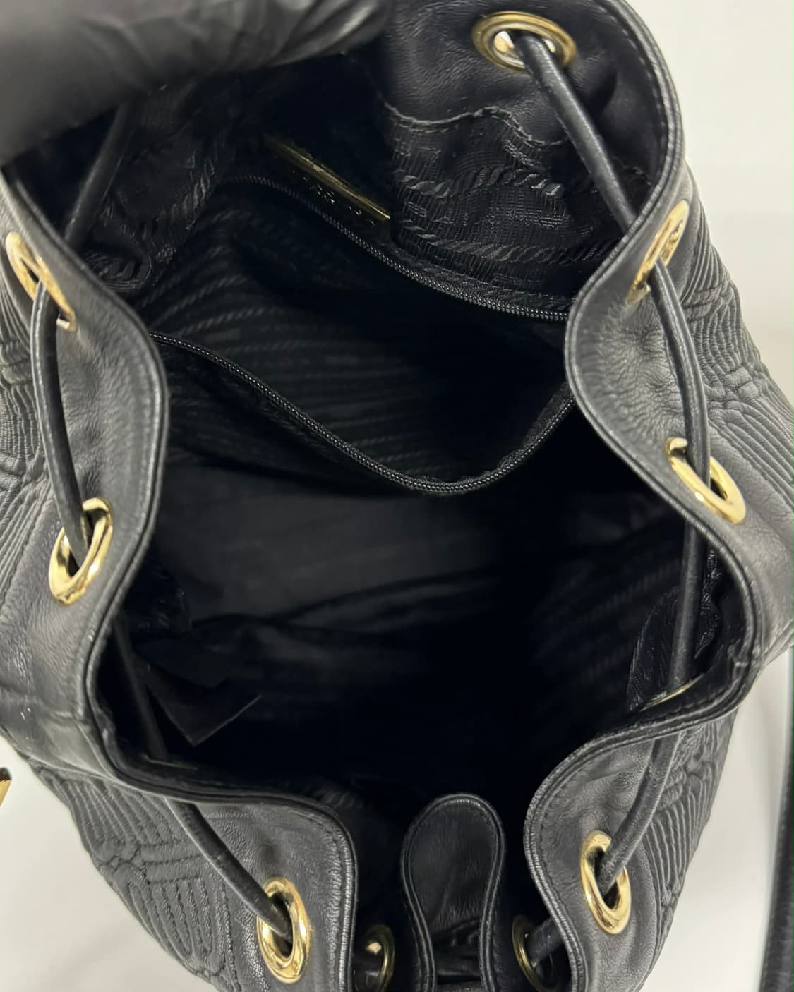 발렌시아가 BB 모노그램 버킷 복조리 크로스 백 상품이미지7