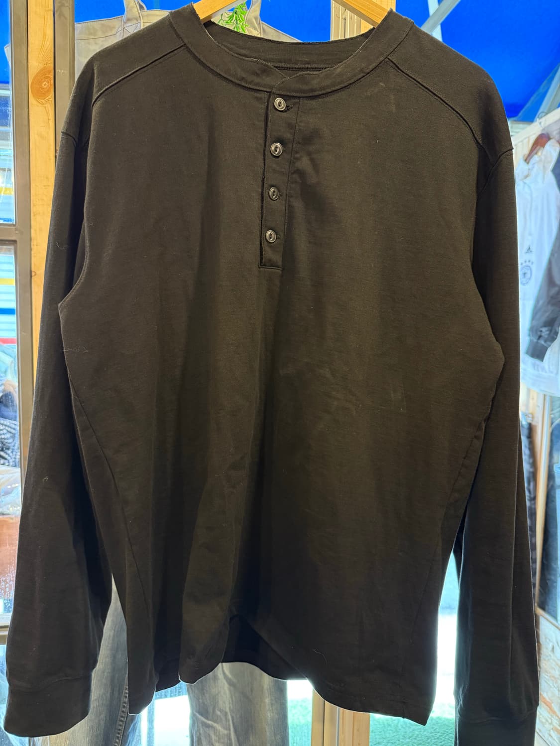 시도 블랙 헨리넥 티셔츠 상품이미지1