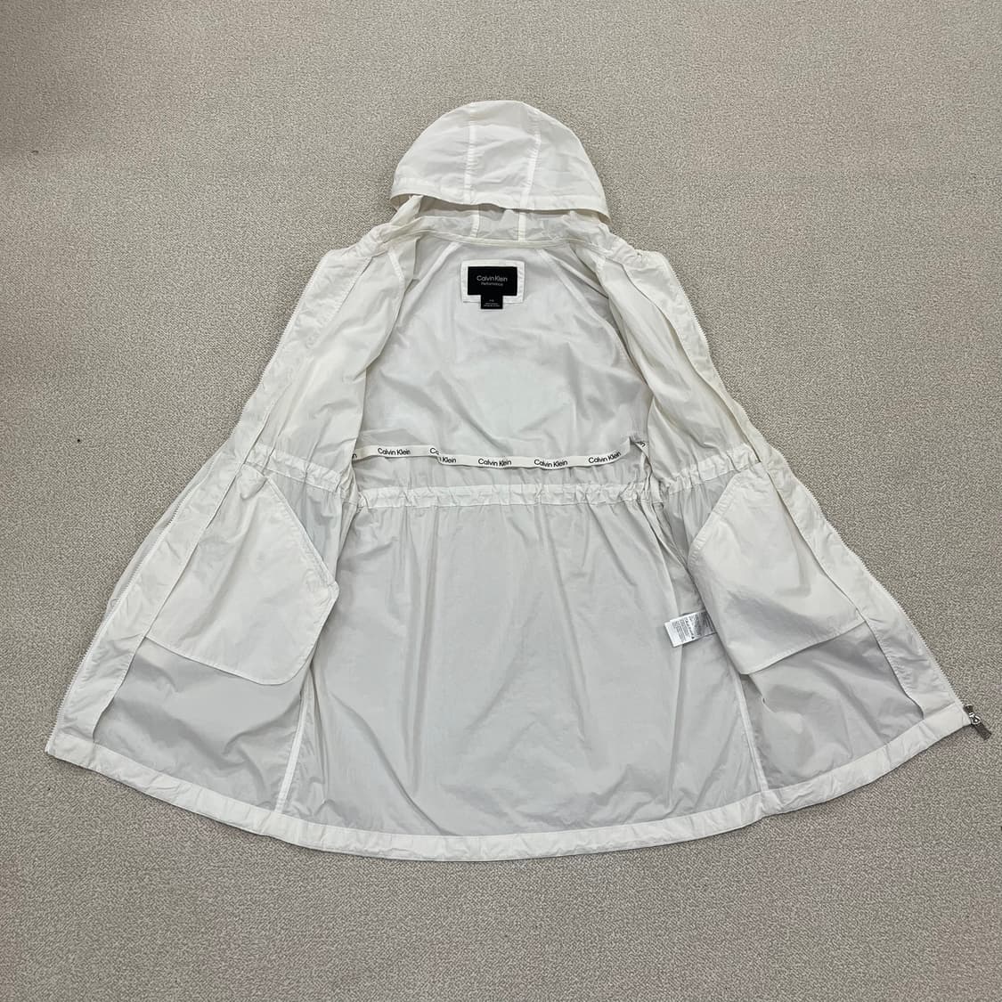 [L] 캘빈클라인 퍼포먼스 허리 스트링 후드 바람막이 자켓 4127 상품이미지3