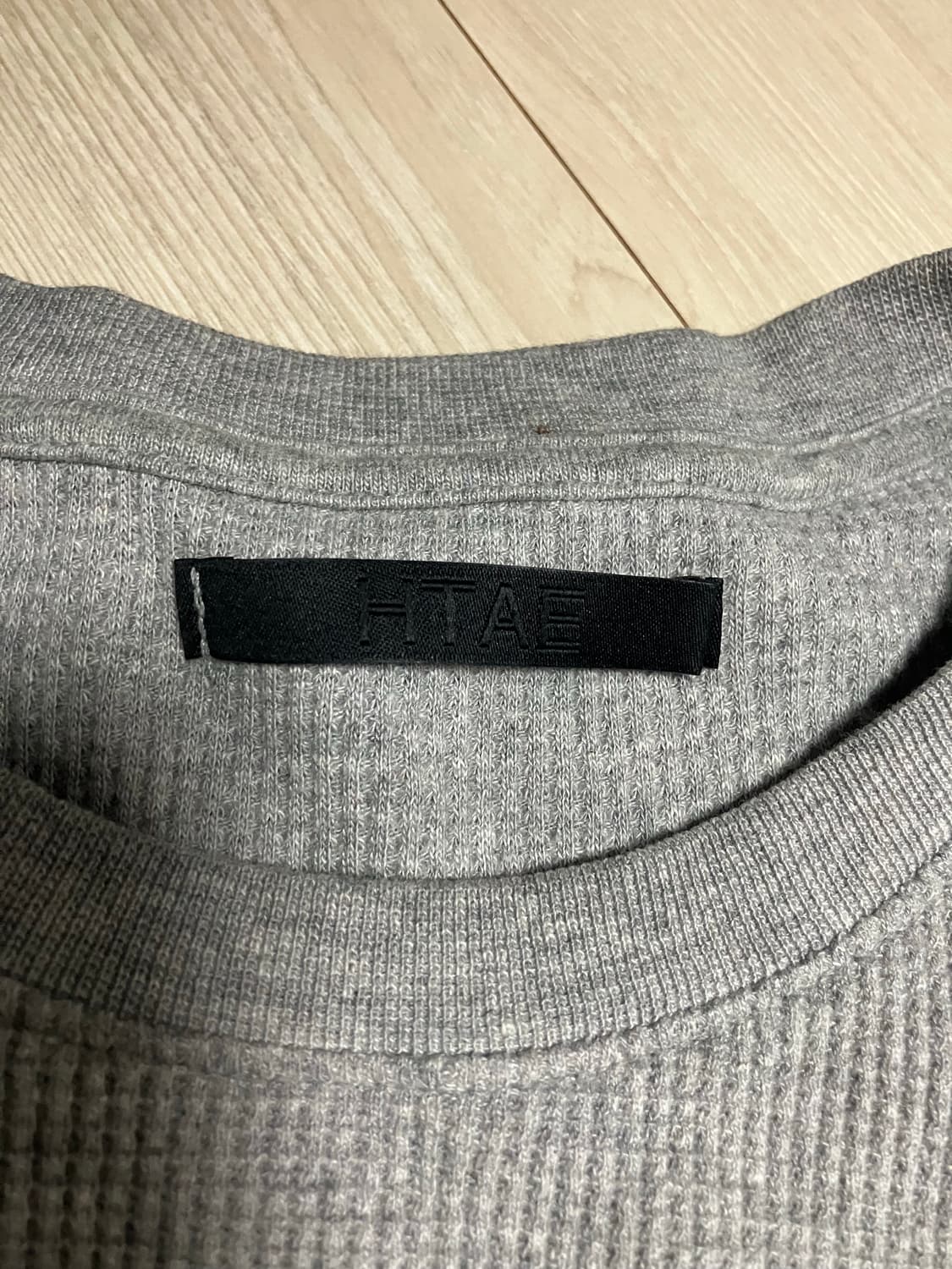 [2] htae 써멀 와플 롱슬리브 그레이 상품이미지2