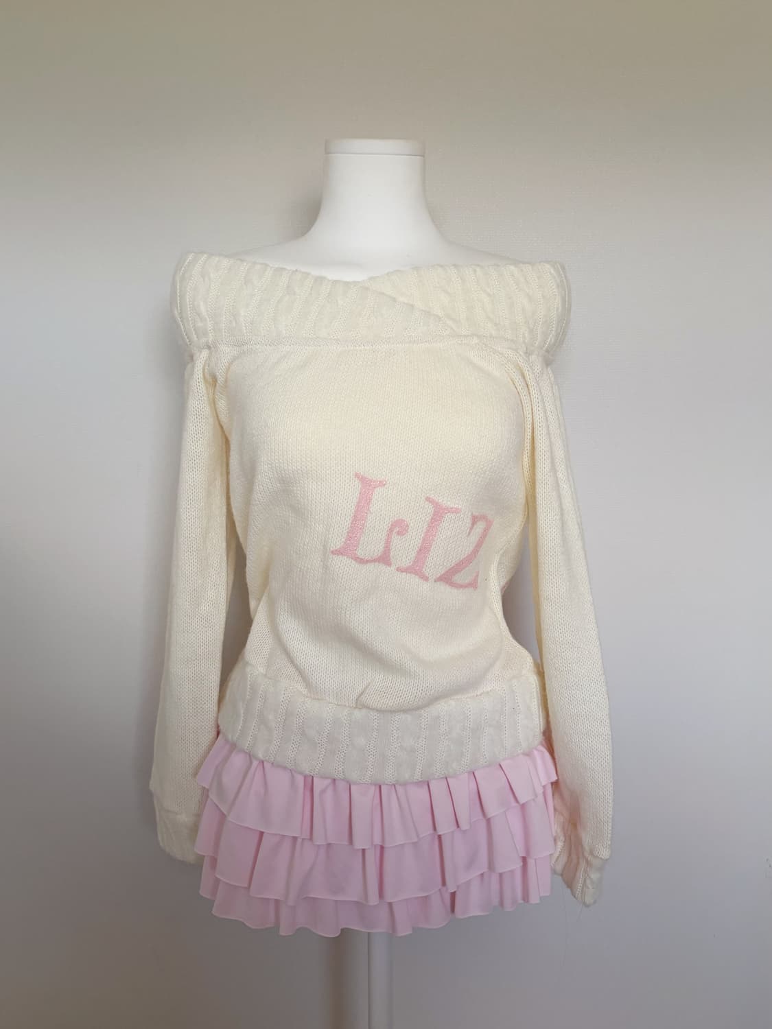 리즈리사 오프숄더 니트 상품이미지1