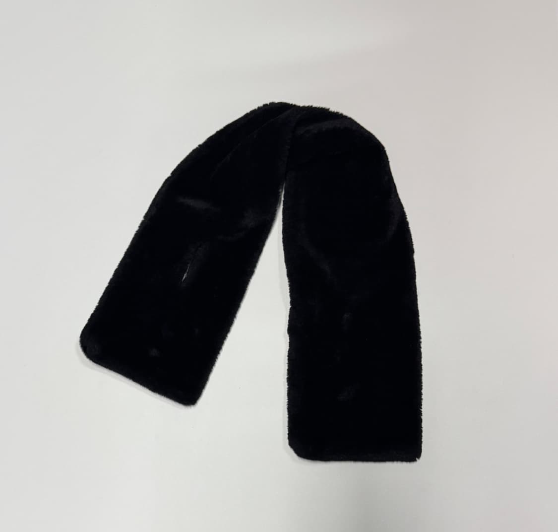 정품 아크네스튜디오 구형 라벨 페이크 퍼 머플러 블랙 상품이미지2
