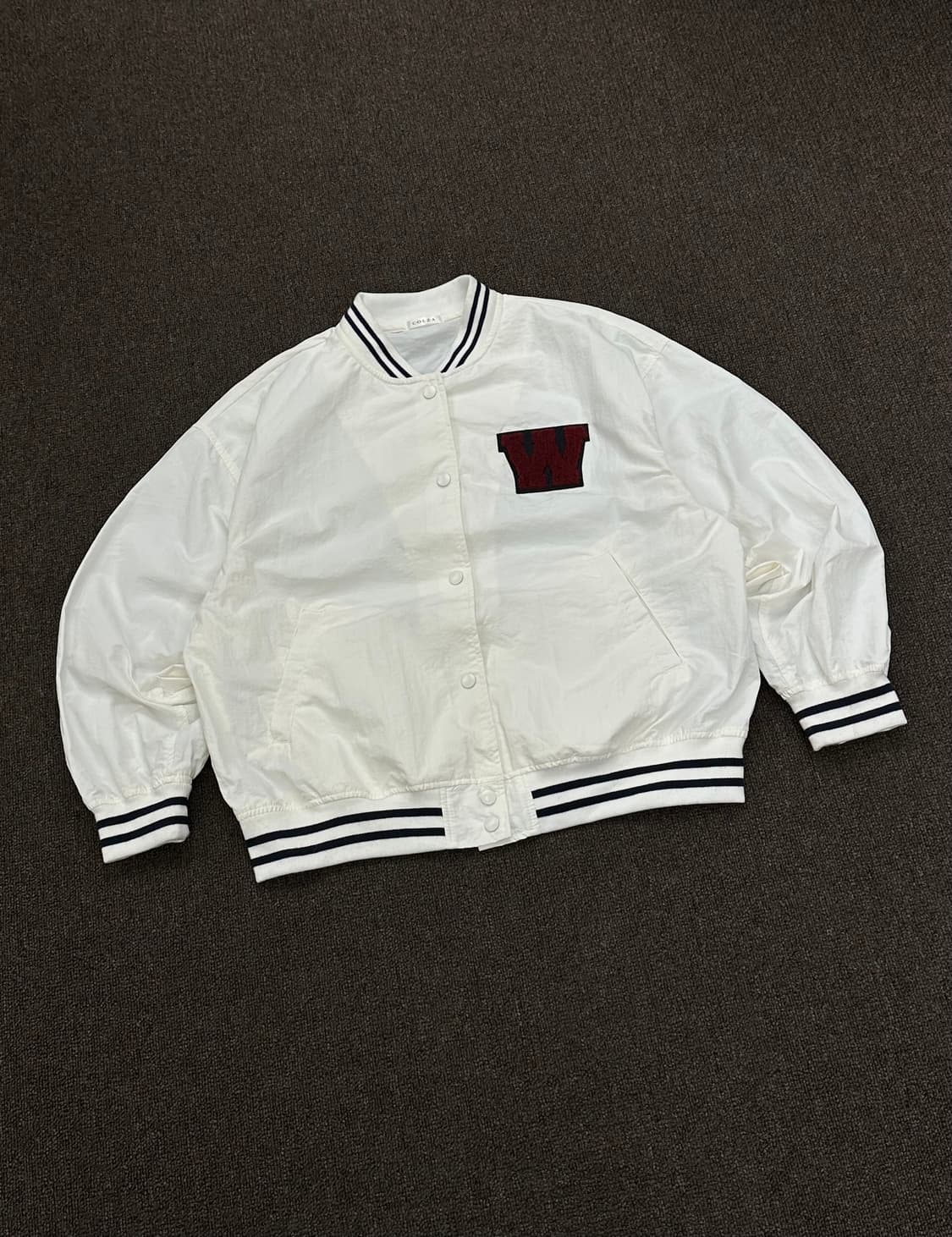 L)Colza vintage W 로고 화이트 바시티 자켓 상품이미지1