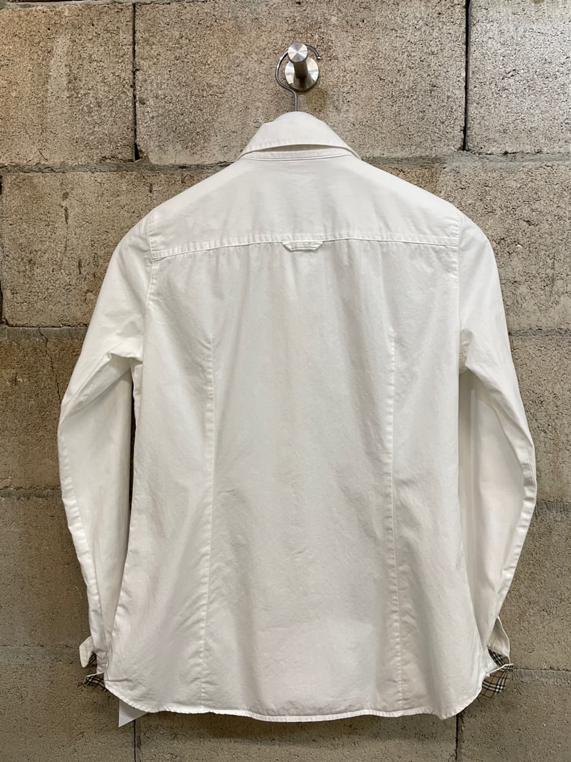 버버리 크레스트 로고 화이트 셔츠 상품이미지4