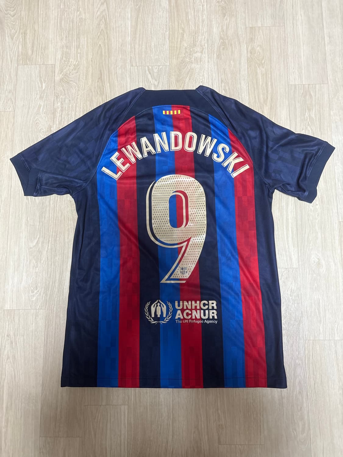 22-23 바르셀로나 레반도프스키 홈유니폼 상품이미지1