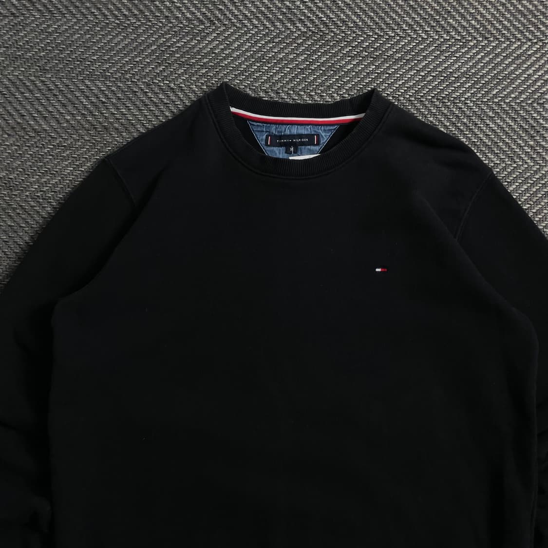 타미힐피거 스몰 자수로고 블랙 맨투맨o 4235 상품이미지4