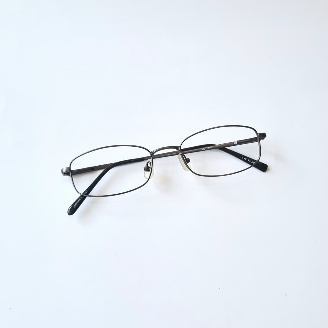 진열상품  긱시크 레트로사각 건메탈그레이  안경테  390 상품이미지1