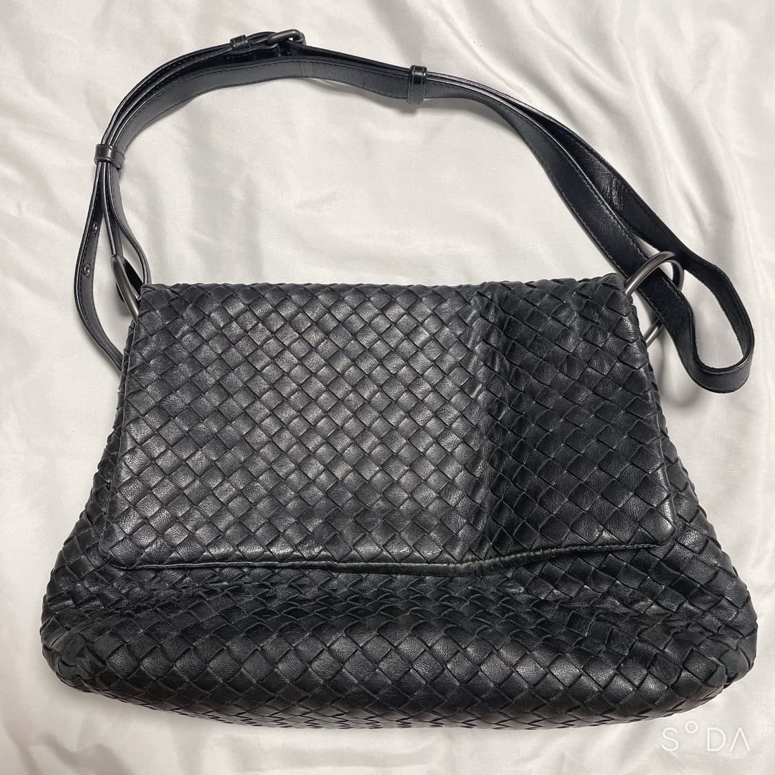 보테가 베네타 블랙 인트레치아토 숄더백 상품이미지1