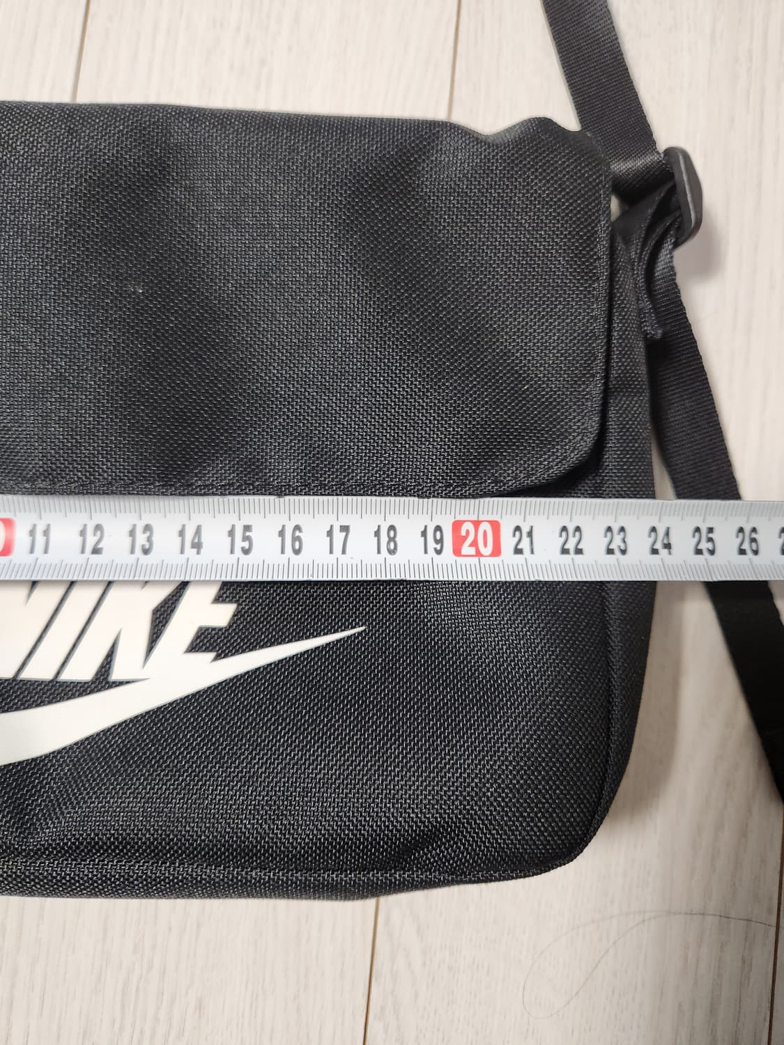 새상품급)나이키 NSW 퓨추라 365 크로스백

사이즈23x15x4

여 상품이미지2