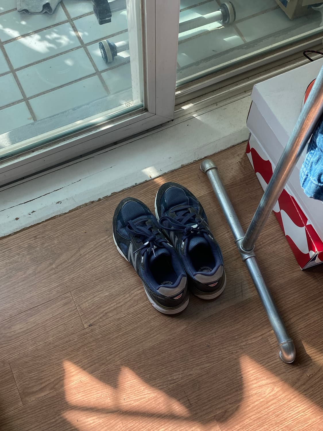 뉴발란스 990 v4 GS 상품이미지2