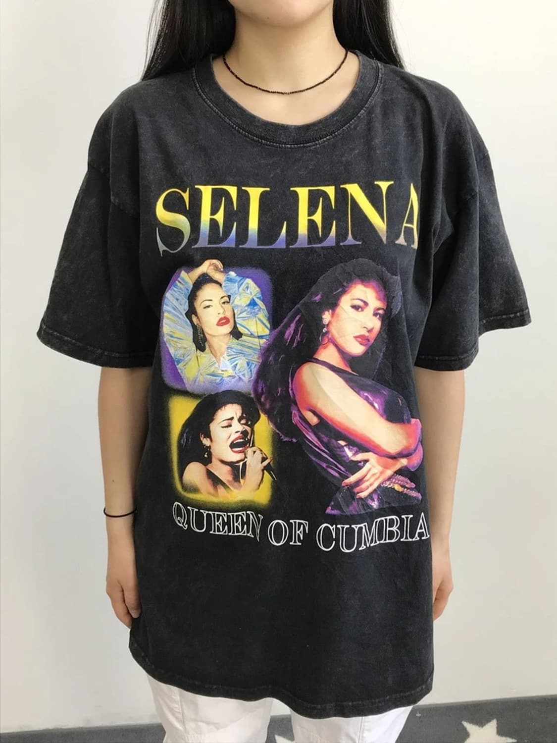 Selena Queen of Cumbia Graphic Tee 상품이미지2