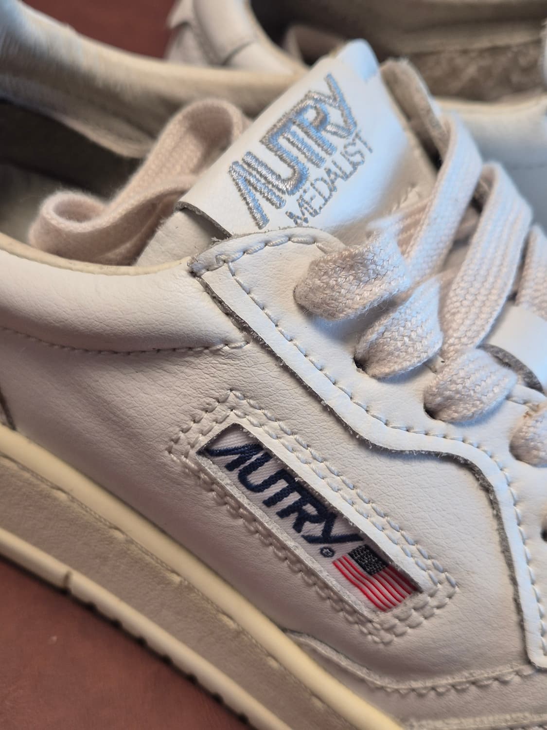 240-245(38) 오트리 메달리스트  상품이미지9