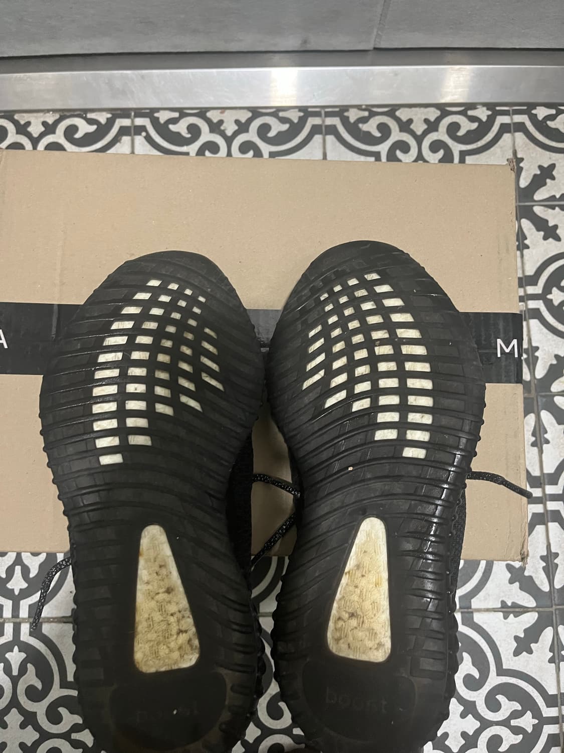 이지부스트 350 v2 논리플렉티브 상품이미지5