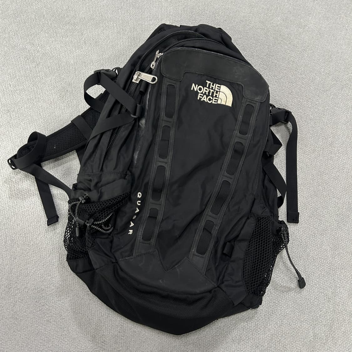 노스페이스 콰사 블랙 백팩 상품이미지1