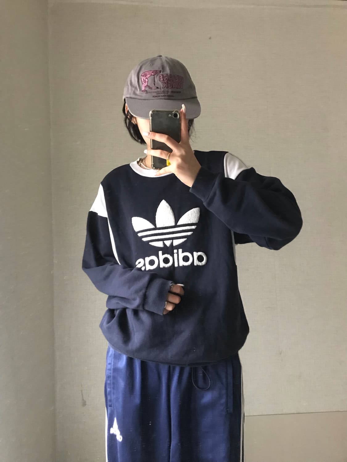 아디다스 네이비 빅로고 맨투맨 상품이미지5