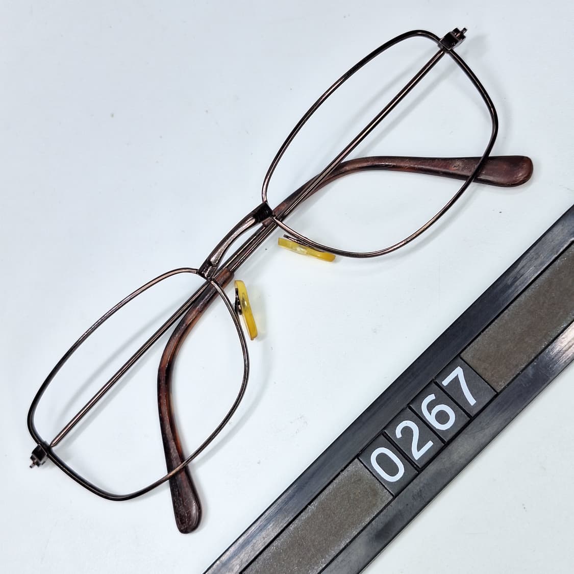 80s 일본 빈티지 슬림 스퀘어 다크브라운 메탈 안경테 135mm 클래식 상품이미지1