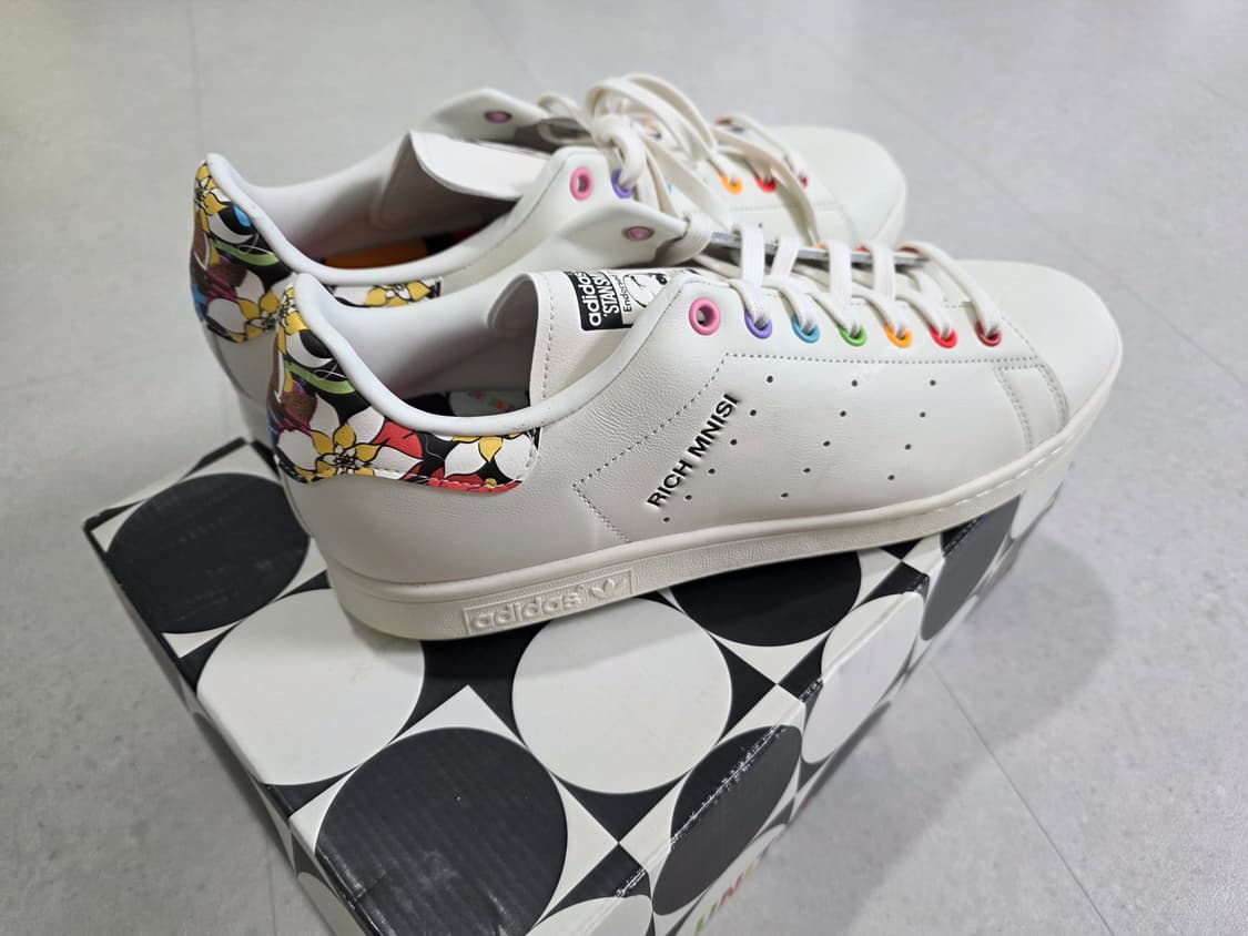 [새상품] 아디다스 리치 므니시x스탠 스미스 프라이드ID7494 300 상품이미지3